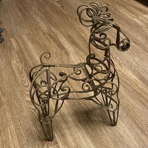 Metal Decorative deer Sculpture